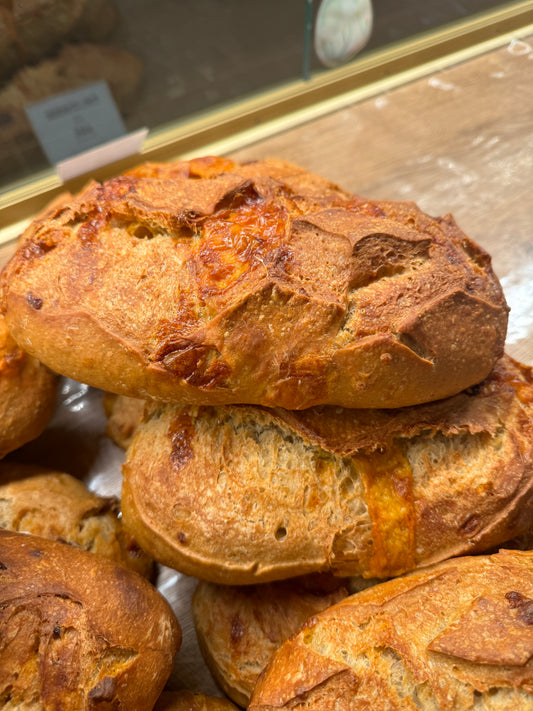 Pain au Cheddar